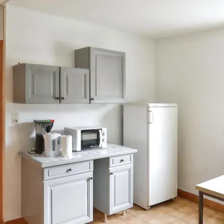 Spacieux A Ban-sur-meurthe-clefcy, Ideal En Groupe *