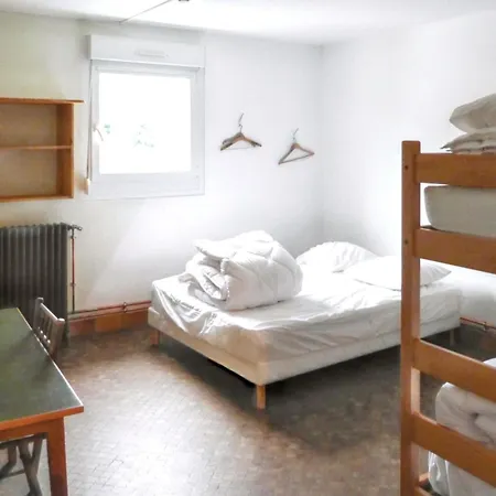 Spacieux A Ban-sur-meurthe-clefcy, Ideal En Groupe *
